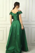 Robe de soirée longue en taffetas à bretelles et col bateau pour femme, ornée de roses, doublée et dotée de poches.