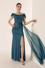 Robe longue doublée à paillettes et à manches courtes plissées sur le devant