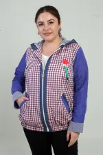 Manteau à capuche grande taille pour femme, avec poche avant zippée, détails en maille et motif à carreaux.