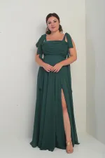 Robe longue en crêpe mousseline de soie, doublée, à col en V et épaules dénudées, disponible en grandes tailles.