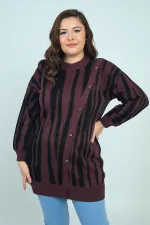 Pull tunique rayé grande taille pour femme, boutonnée sur le devant, ornée de paillettes et d'un col orné de détails, en maille.