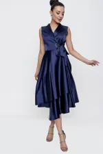 Robe en satin à encolure cache-cœur et laçage