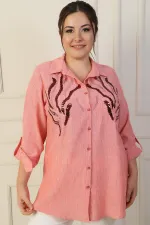 Chemise taille B brodée sur le devant