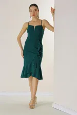 Robe en crêpe à bretelles avec jupe à volants et doublure