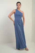 Kadın Tek Omuz Yan Pencere Detaylı Uzun Krep Saten Elbise