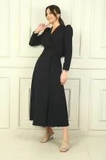 Robe longue ample à col cache-cœur et détails perlés pour femme