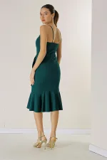 Robe en crêpe à bretelles avec jupe à volants et doublure