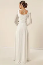 Robe de soirée longue en mousseline doublée, col carré et ceinture à la taille