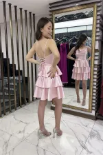 Robe courte en satin pour femme avec jupe à volants et bretelles en corde dans le dos