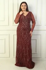 Robe longue grande taille à décolleté en V devant et dos, manches en tulle, doublée et ornée