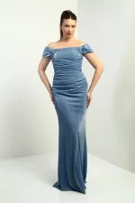 Robe sirène pailletée pour femme, jupe et buste froncés.