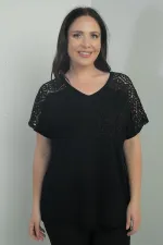 Kadın  Omuzu Ve Cebi Dantelli Büyük Beden Bluz