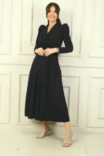 Robe longue ample à col cache-cœur et détails perlés pour femme