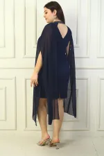 Kadın V Yaka Astarlı Üstü Şifon Pelerinli Büyük Beden  Simli Elbise