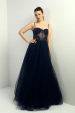 Robe longue princesse doublée à bretelles pour femme, avec buste plissé et ornements de perles