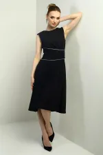 Robe mi-longue évasée drapée en crêpe pour femme avec détails en pierre à la taille