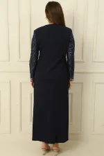 Ensemble trois pièces : chemisier à manches demi-lune, veste et jupe brodées de sequins avec détails de perles, doublé, grandes tailles.