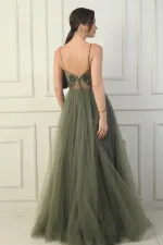 Robe longue de princesse pour femme avec buste plissé et bretelles et doublure en corde brodée de perles