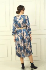 Kruvaze Yaka Astarlı Beli Kemerli Leopar Desen Pileli Saten Elbise