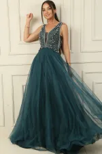 Taş Ve Boncuk İşlemeli Astarlı Uzun Tül Elbise