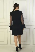 Kadın Yuvarlak Yaka İnci Detaylı Tül Kollu Kısa Elbise