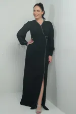 Robe longue BB pour femme avec manches en mousseline, détails en plumes et pierres ornementales