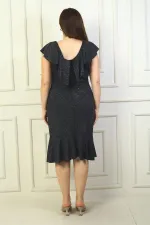 Volanlı Yaka Broşlu Simli Büyük Beden Elbise