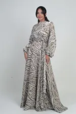 Kadın Önü Büzgülü Mendil Detaylı Yılan Desenli Krep Saten Uzun Elbise