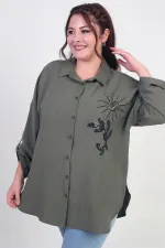 Kadın Kol Katlamalı Çiçek Aplikeli Yanları Yırtmaçlı Büyük Beden Gömlek