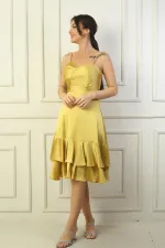 Jupe à bretelles pour femme, doublée et drapée, avec double volant en satin