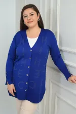 Kadın Kolları Düğme Detaylı Taş Harf Baskılı Soğuk İplik Büyük Beden Hırka