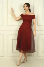 Robe Madonna à encolure Madonna, jupe plissée en mousseline doublée et doublée