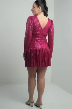 Robe à sequins grande taille pour femme, décolleté en V devant et dos, doublée, manches longues drapées, ornée de sequins.