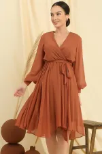 Robe en mousseline doublée à col cache-cœur et manches longues