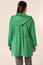 Ensemble 2 pièces grande taille avec débardeur sans manches, poche à capuche et cardigan imprimé floral ceinturé