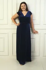 Robe longue en velours grande taille pour femme, avec décolleté en V devant et dos, fronces latérales et manches demi-lune.