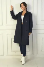 Trench-coat pour femme avec ceinture à la taille et aux manches, fermeture boutonnée sur le devant et poches