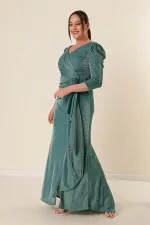 Robe grande taille à volants sur le devant, doublée et pailletée