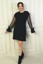 Kadın Yuvarlak Yaka İnci Detaylı Tül Kollu Kısa Elbise