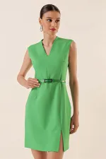 V Yaka Beli Kemerli Yırtmaçlı Krep Elbise