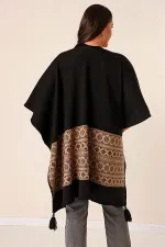 Etnik Desenli Kemik Düğmeli Püsküllü Panço