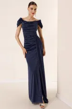 Robe longue doublée à paillettes, froncée sur le devant et manches tombantes