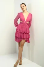 Robe courte en mousseline doublée à volants, décolleté en V devant et dos, taille marquée, pour femme