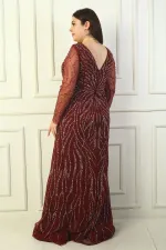 Robe longue grande taille à décolleté en V devant et dos, manches en tulle, doublée et ornée