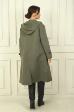 Trench-coat à capuche pour femme avec poches latérales et boutons sur le devant