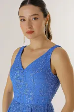 V Yaka Astarlı Dantel Elbise