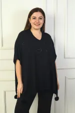 Poncho pour femme à col en V avec détails de boutons sur les côtés, devant rond, orné de pierres et de pompons, grandes tailles.