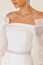 Kare Yaka Kolları Organze Önü Yırtmaçlı Beli Kemerli Uzun Elbise