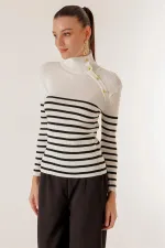 Blazer Çizgili Omzu Süs Düğmeli Boğazlı Kazak