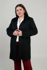 Manteau en maille grande taille pour femme, avec col et poche en fourrure et fermeture boutonnée sur le devant